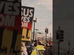 Trump Posts AI Jesus Image Then Deletes It 😱 "It Was Me as a Doctor"